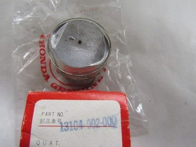 GENUINE Honda NOS 13104-002-000 Piston (OS) (0.75) CA105