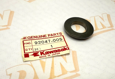 NOS Kawasaki F6 F7 KE100 G5 D1 MC1 C2TR Upper Cone Bearing 92047-005