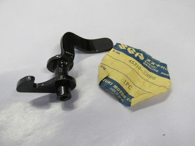 NOS NEW OEM ORIGINAL SUZUKI 1972 GT750 nos seat latch 45210-33000