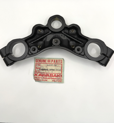 NOS New OEM Kawasaki Steering Stem Head G5 1972 1973 44039-041