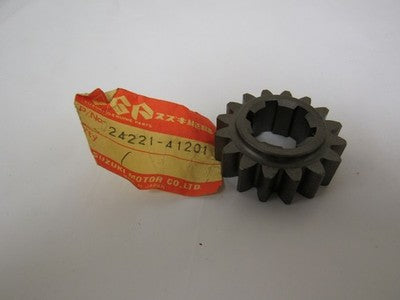 Suzuki NOS RM370  1976  SECOND Drive Gear  24221-41200