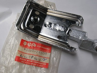 New NOS left front footrest holder Suzuki GV1400 Cavalcade GV-1400 LH footpeg