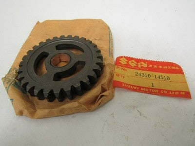 NOS Suzuki 1982 RM125 First Driven Gear 24310-14110