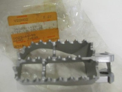 NOS Kawasaki 1997 KX125 KX250  FRONT LEFT  foot peg # 34029-1439