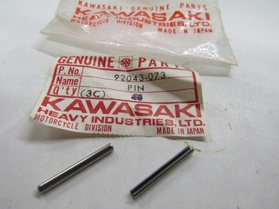 NOS KAWASAKI 1969-76 H1 S2 KH Mach IV Tank Cap Stopper Pin PART# 92043-073