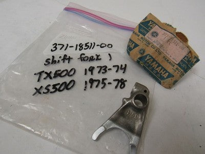 YAMAHA TX500,XS500 nos oem shift fork # 1   371-18511-00
