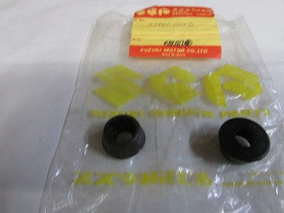 NOS SUZUKI TS90 T125 T250 T20 T350 T500 SPARK PLUG SEAL 33541-11000 SOLD AS 2