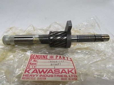 KAWASAKI N.O.S KICK START SHAFT  13066-017    F6 F7     1971-75