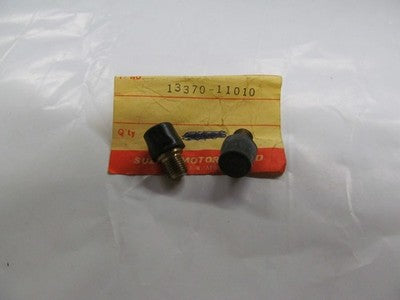 SUZUKI T20 TC90 TS90 CARBURETOR NOS NEEDLE AND SEAT  ASSY  13370-11010