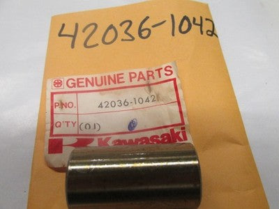 NOS GENUINE KAWASAKI KX KDX 80 SWINGARM CHAIN GUIDE SLEEVE 42036-1042 NEW