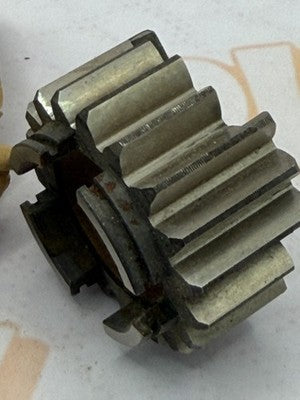 NOS YAMAHA 1962 YDS2 2ND PINION GEAR 18T 152-17121-00-00