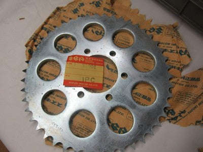 1972-77 Suzuki GT380/550  NOS REAR SPROCKET 1972-1977  64511-33001