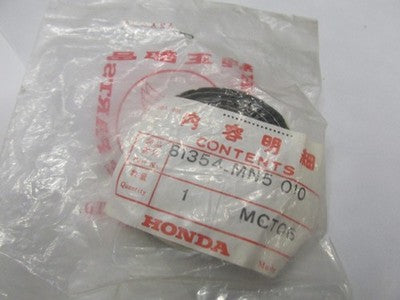 NOS HONDA 1988-1990 GL1500 SADDLEBAG SEAL RUB 81354-MN5-010
