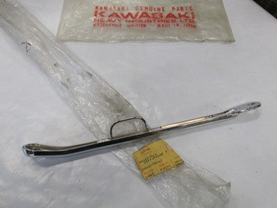 NOS Kawasaki 1976-1979 KZ750 TWIN . FRONT FENDER STAY 35010-028