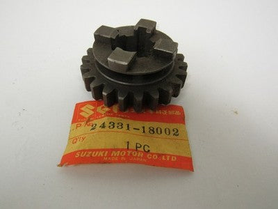 Genuine Suzuki GT250 T350 GT380 Third Driven Gear 24331-18002