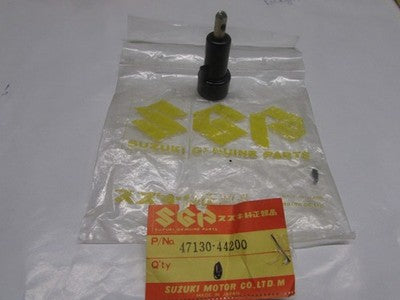 Suzuki 47130-44200 Frame Cover Knob GS250T (1980-1981) GS450L (1980-1982) NOS