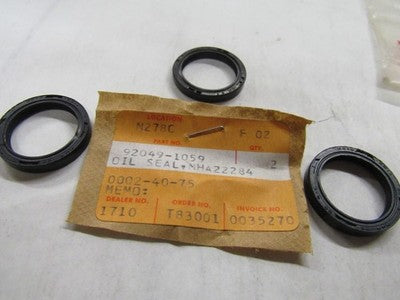NOS OEM FACTORY KAWASAKI KZ550 KZ750 ZX550 KZ440 OIL SEAL 92049-1059   sold as 3