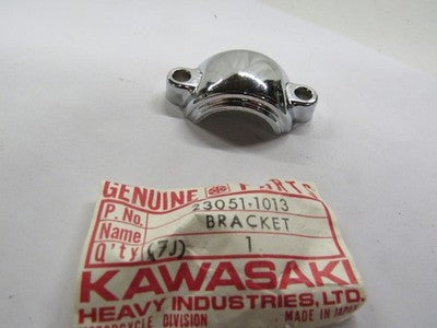 NOS Kawasaki KZ900 KZ1000 Turn Signal Bracket 23051-1013