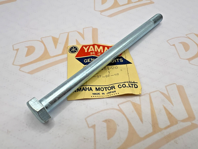 NOS  Yamaha 1972 1973 RT2 DT2 MX Engine Motor Mount Bolt OEM 322-21484-00