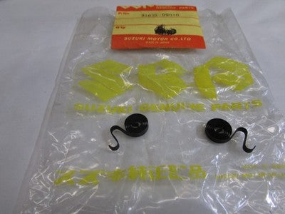 NOS Suzuki Carbon Brush Spring 73-77 GT185 1971 TS185 31635-09010 SOLD AS 2
