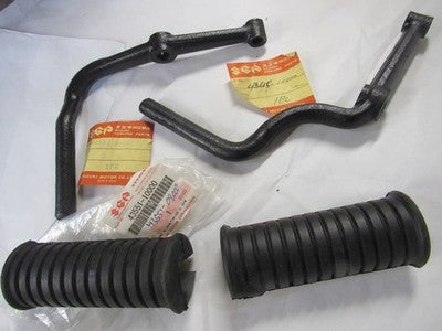 NOS NEW OEM ORIGINAL SUZUKI T250 T350 GT250 DRIVER PEG AND BRACKET SET 1968-77