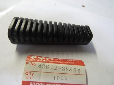 SUZUKI VL1500 Boulevard Intruder 98-09 Rubber Pillion Footrest 43612-38A00 Nos