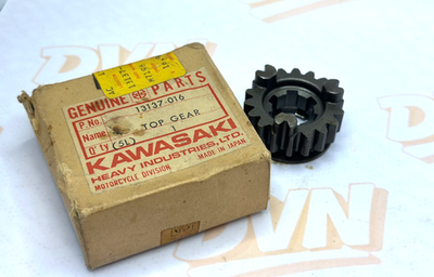 NOS Vintage Kawasaki OEM Transmission Output Top Gear 13137-016