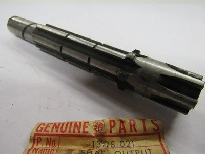 NOS OEM KAWASAKI G3 G5 KE100 KD100 KM100 KD80 COUNTERSHAFT   13128-021