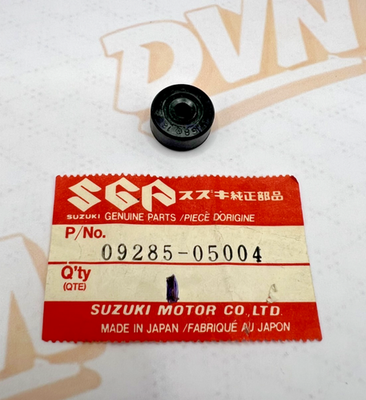 1 NOS Genuine Suzuki 72-77 RV90 73-77 TS100 TC100 Oil Seal NEW OEM 09285-05004