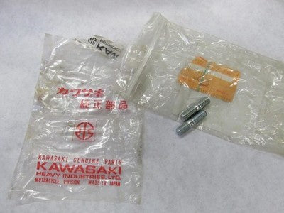 NOS OEM KAWASAKI KD175 KE175 KX125 KL250 STUD 92004-1015   SOLD AS 2