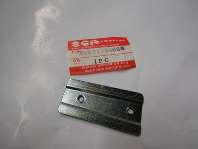 SUZUKI VS1400 VS750 VS700 GEN NOS FOOTREST PLATE 43581-38B00