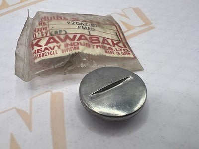 NOS OEM 92067-017 KAWASAKI ENGINE COVER PLUG KD KS KE KX