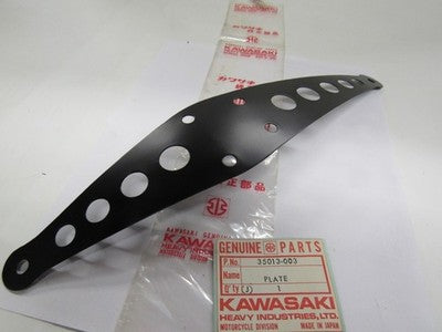 NOS KAWASAKI 1971-1973 G4TR, F6, F7 FRONT FENDER BRACKET 35013-003
