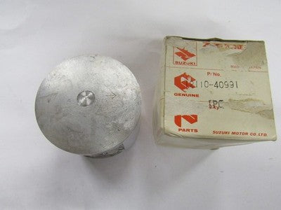 NOS NEW OEM ORIGINAL SUZUKI  STANDARD PISTON 1979 1980 RM250 12110-40991