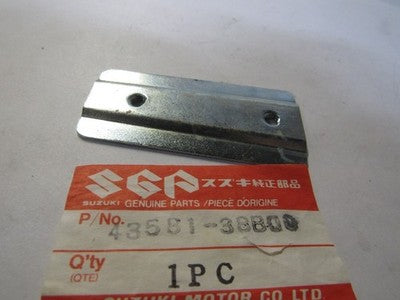 SUZUKI VS1400 VS750 VS700 GEN NOS FOOTREST PLATE 43581-38B00