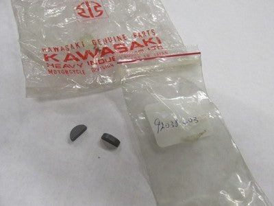 Kawasaki NOS 92038-003 Woodruff C2 F3 F4 F6 F7 G3 G4 G5 KD KE KH KM KS SOLD AS 2
