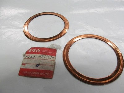 Suzuki RM370 1976   nos head gasket 11141-41210 you get 2        sold as 2