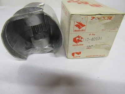 NOS NEW OEM ORIGINAL SUZUKI  STANDARD PISTON 1979 1980 RM250 12110-40991