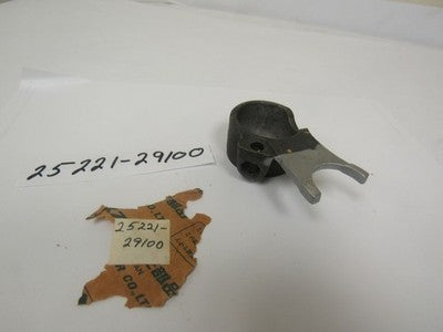 Suzuki TC185 1974-77   Nos Shift fork # 2 p.n 25221-29100