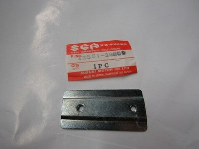 SUZUKI VS1400 VS750 VS700 GEN NOS FOOTREST PLATE 43581-38B00