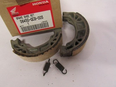 Honda NOS  Brake Shoes Set   1985-1987   CH150   06450-GC8-005