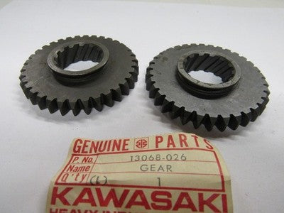Kawasaki NOS NEW 13068-026 Kickstarter Gear F6 F7 KD KE KD175 KE175 sold as 2