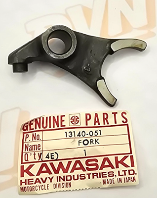 1 NOS Genuine 1972 1973 1974 1975 Kawasaki F9 350 Shift Fork OEM 13140-051 NEW