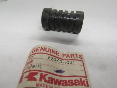 NOS OEM KAWASAKI RUBBER KICK PEDAL #92075-1021