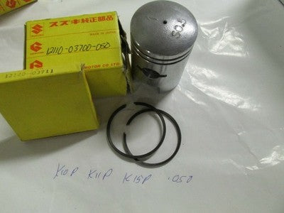 Suzuki K10 K11 K15  injected   nos 1st over  (.50) piston and ring set 1966-1968