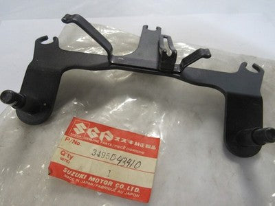 NOS Suzuki OEM Meter Bracket 19823-1986 GS550E     34950-43410
