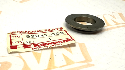 NOS Kawasaki F6 F7 KE100 G5 D1 MC1 C2TR Upper Cone Bearing 92047-005