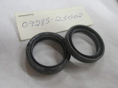 NOS GENUINE SUZUKI SEAL 09285-25002 NEW OEM FACTORY ORIGINAL PARTS  sold as 2