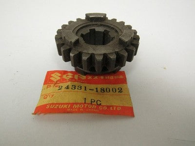 Genuine Suzuki GT250 T350 GT380 Third Driven Gear 24331-18002