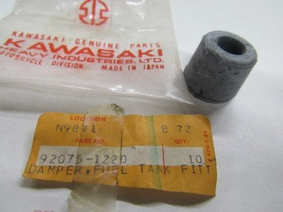 NOS OEM Kawasaki KDX420 KDX450 KDX250 FUEL TANK FITTING DAMPER 92075-1220